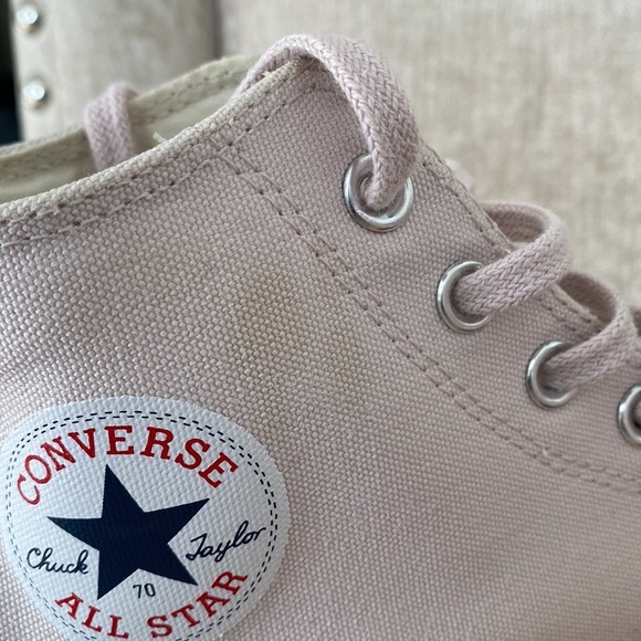 Converse Chuck Taylor All Star 70 Pink Canvas High
Tops Unisex - Picture 13 of 15